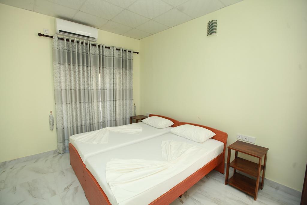 Hotel Lavonka Tourist Rest Anuradhapura Esterno foto