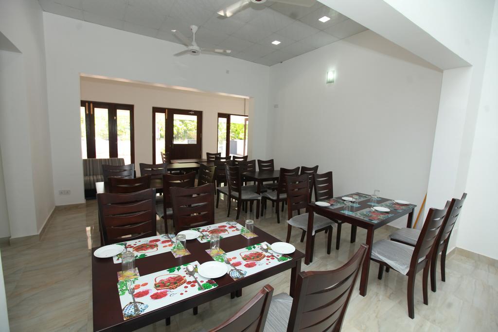 Hotel Lavonka Tourist Rest Anuradhapura Esterno foto